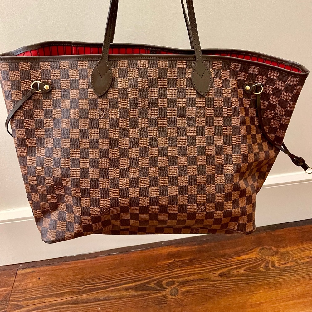 Louis Vuitton Neverfull Tote
